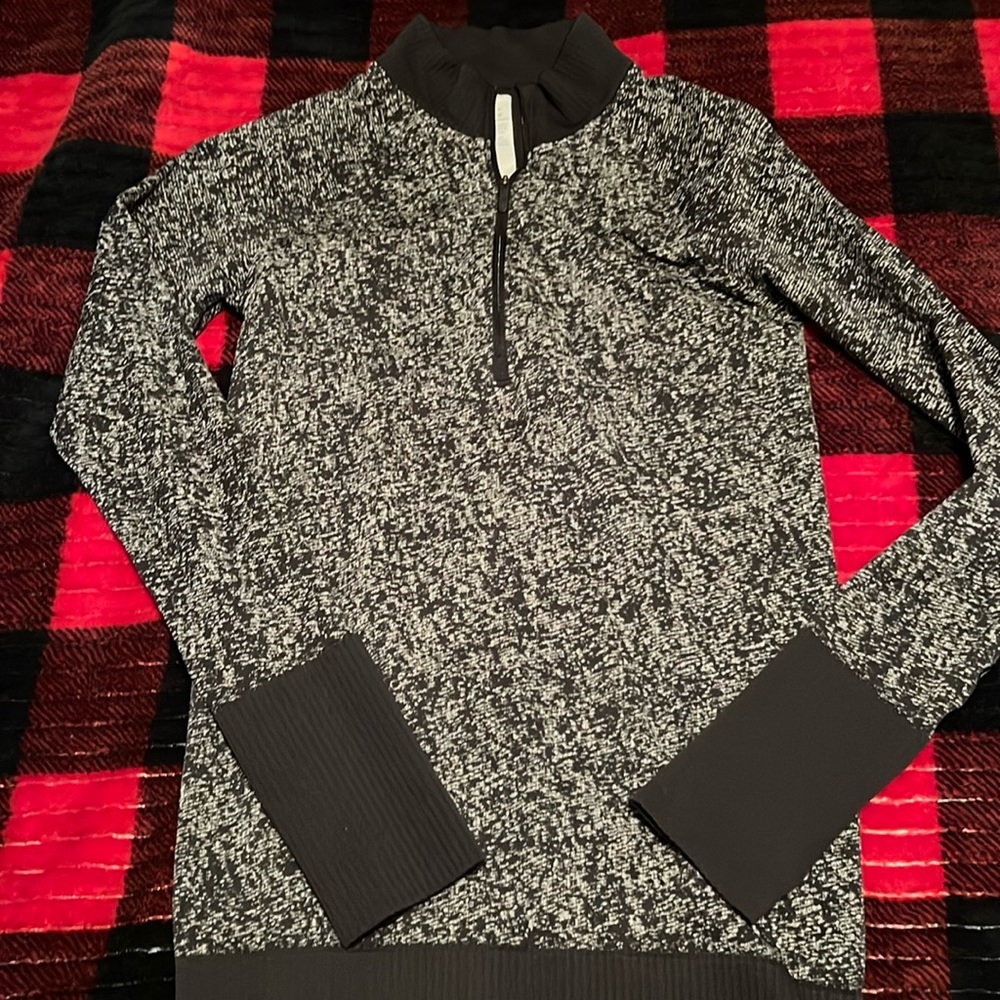 Lululemon heathered thermal top sz 6